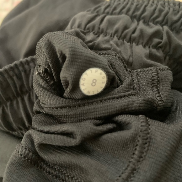 Lululemon hotty hot shorts 2.5” - Picture 3 of 5